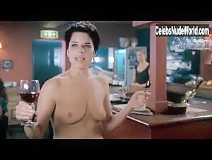 Cambell nude neve Neve Campbell